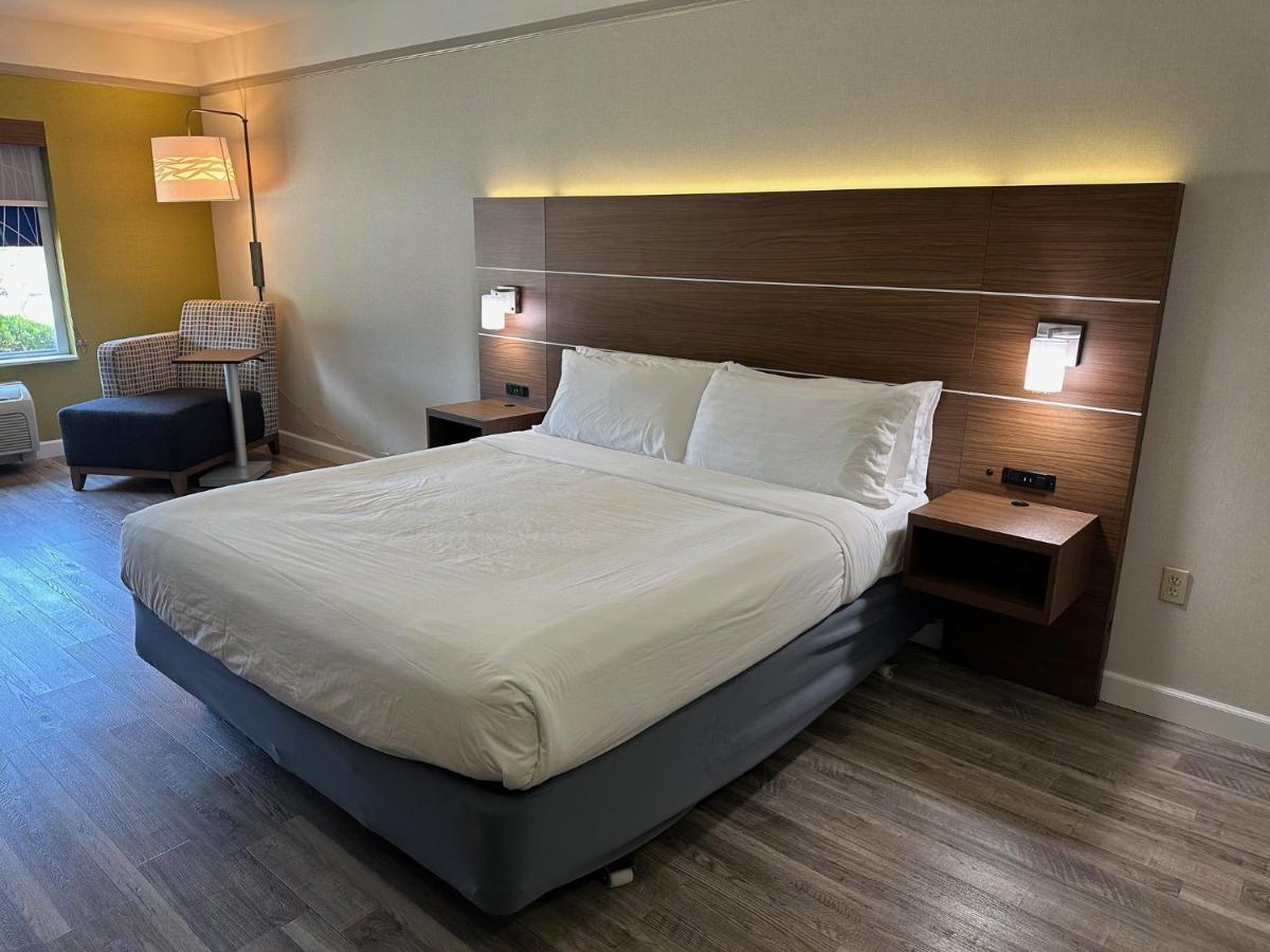 Holiday Inn Express Hotel & Suites San Dimas By Ihg Esterno foto