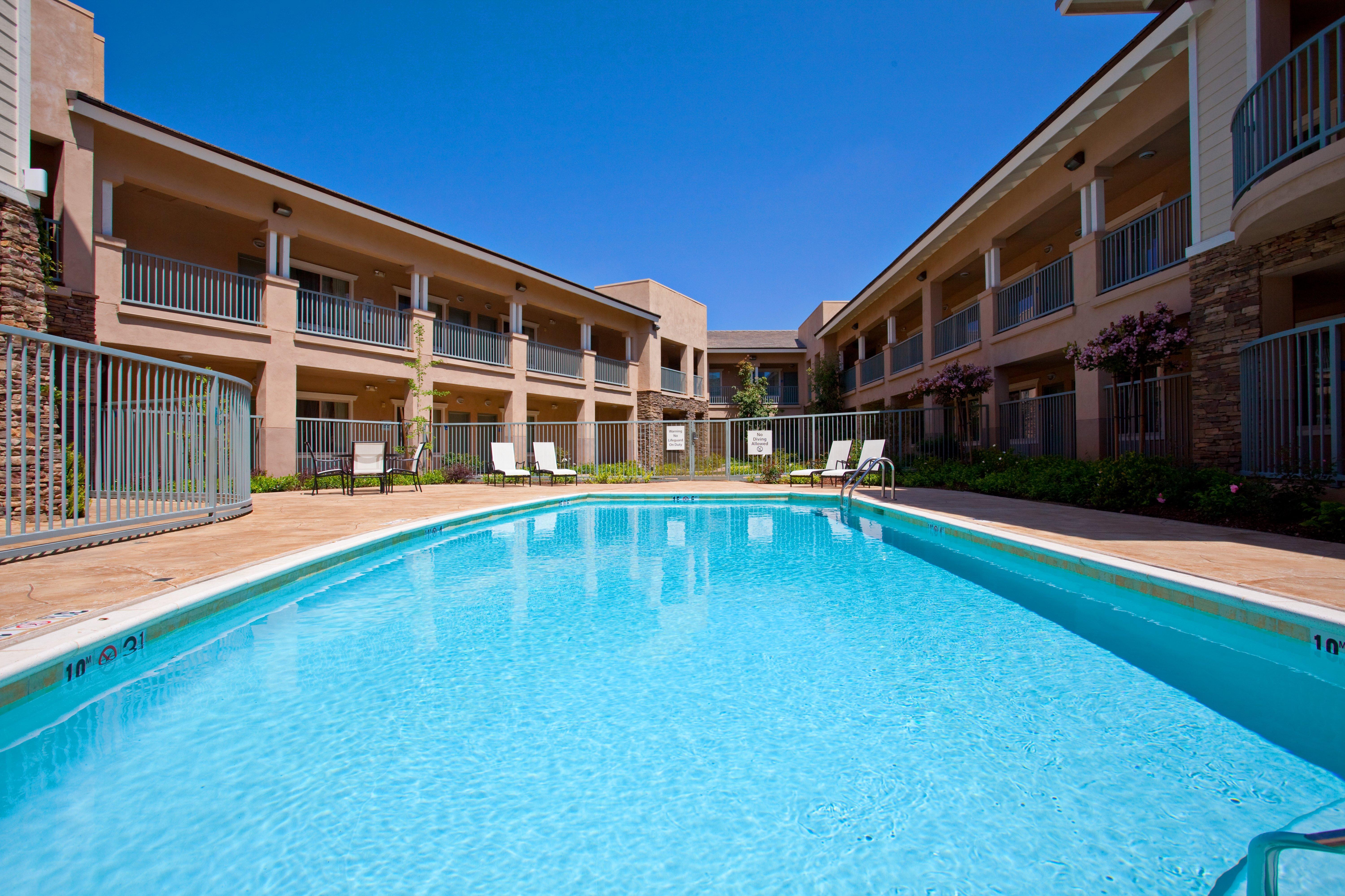 Holiday Inn Express Hotel & Suites San Dimas By Ihg Esterno foto