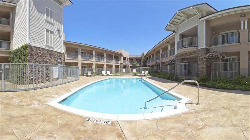 Holiday Inn Express Hotel & Suites San Dimas By Ihg Esterno foto